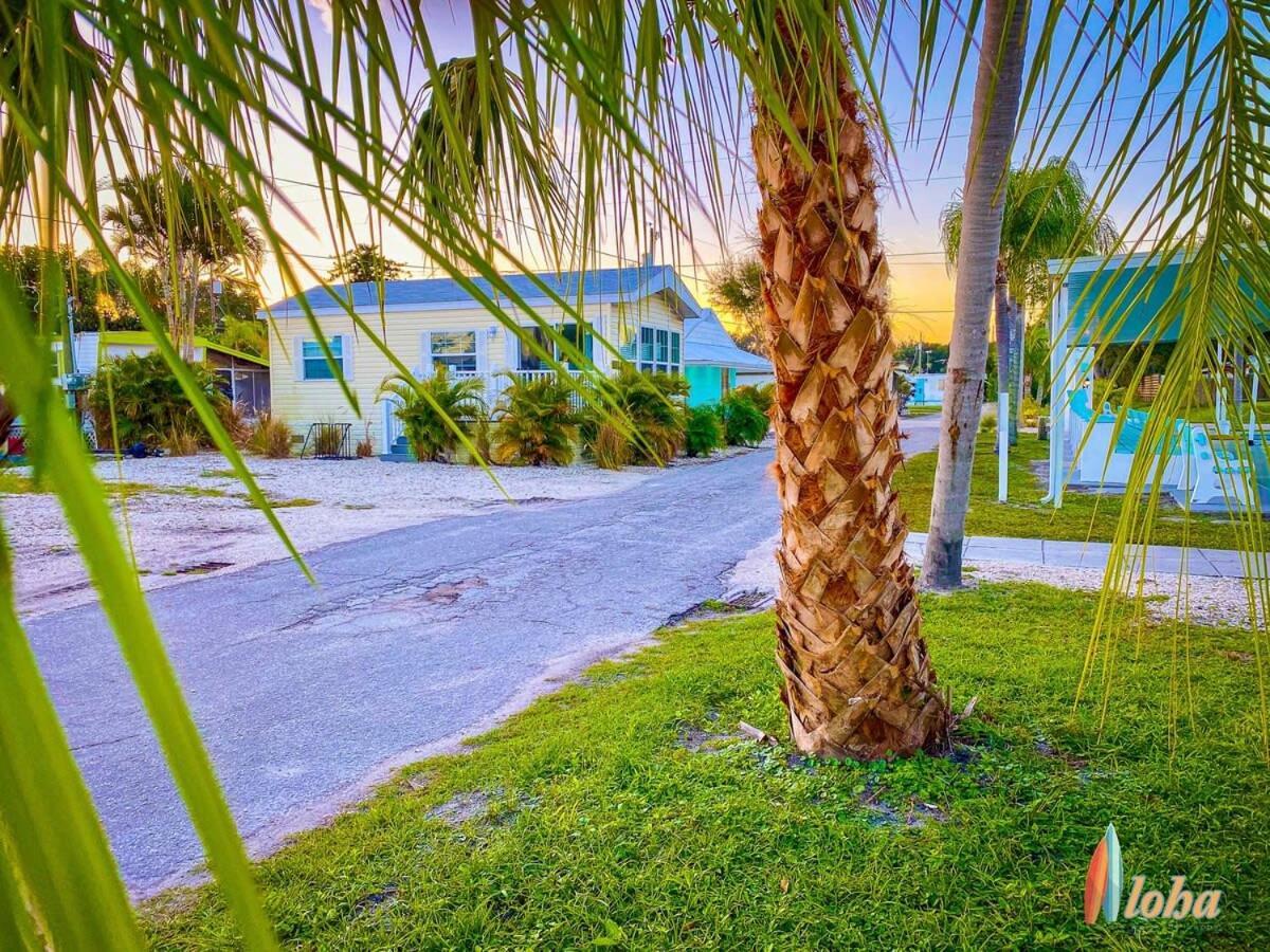 Pinecraft Cottage Tiny Home Sarasota Exterior foto