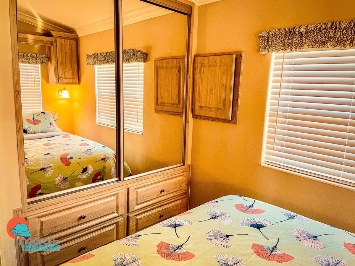 Pinecraft Cottage Tiny Home Sarasota Exterior foto